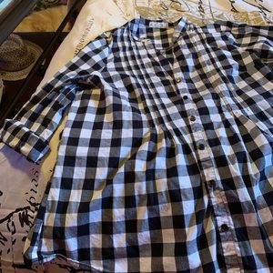 Black and white pin tucked tie back button down